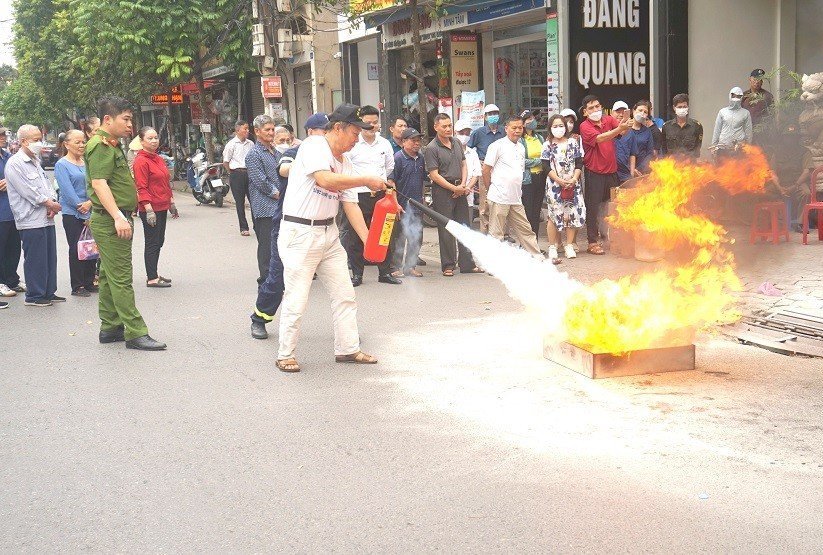 Công an quận Lê Chân tuyên truyền PCCC tại Tổ dân phố số 6 phường Nghĩa Xá